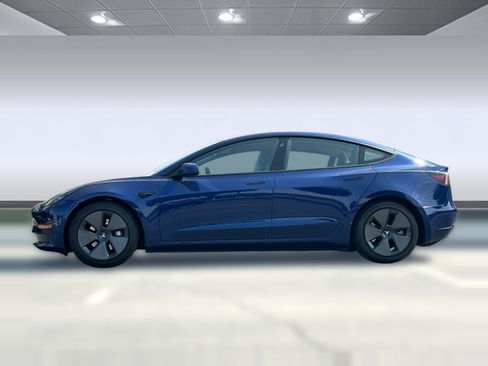 Used 2021 Tesla Model 3 Standard Range Plus RWD image 2