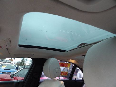 Used 2015 Mercedes-Benz C 300 4MATIC Sedan image 10