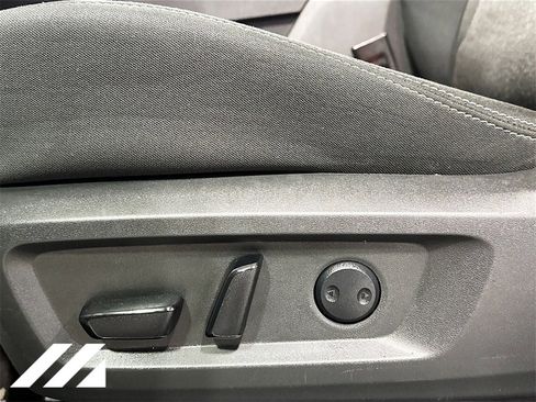 Used 2024 Nissan Rogue SV image 20