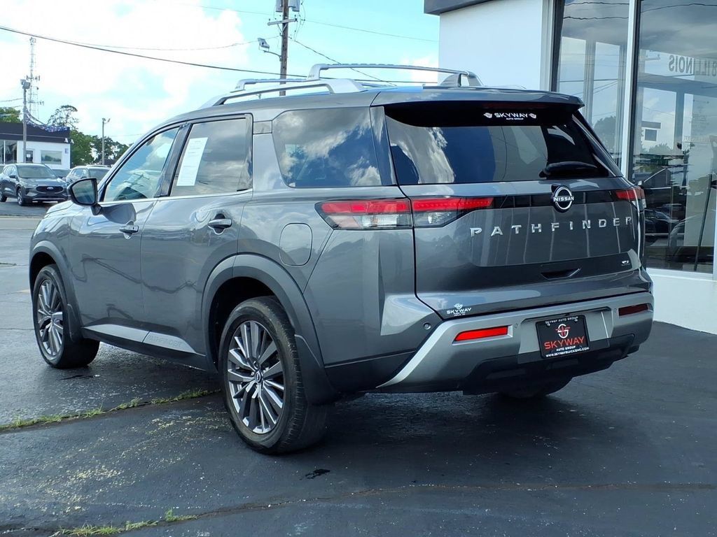 Used 2024 Nissan Pathfinder SL w/ SL Premium Package FWD image 6