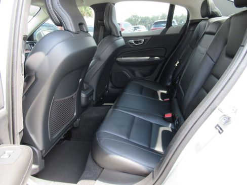 Used 2021 Volvo S60 T5 Momentum FWD image 35
