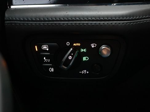Used 2017 Bentley Bentayga AWD/4WD image 65