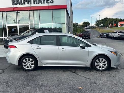 Used 2026 Toyota Corolla LE FWD image 2