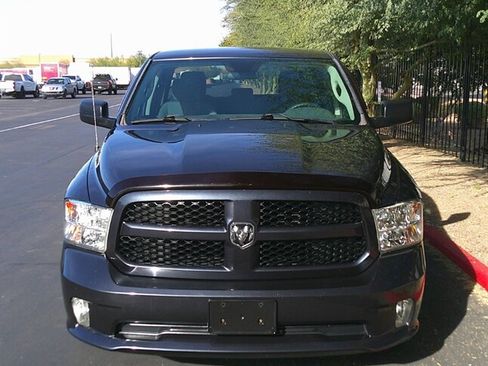 Used 2017 RAM 1500 Express image 2