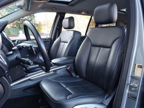 Used 2012 Mercedes-Benz GL 450 4MATIC image 17