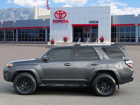 Used 2022 Toyota 4Runner SR5 Premium image 6