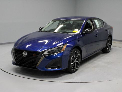 Certified 2023 Nissan Altima 2.5 SR AWD/4WD image 7