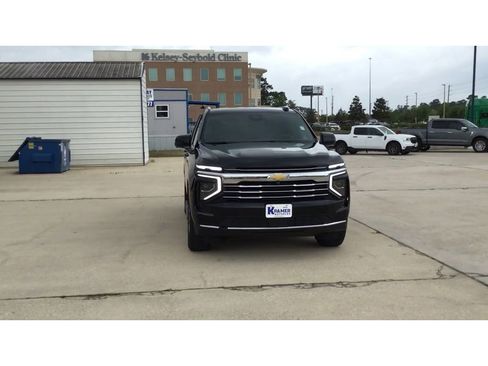 Used 2025 Chevrolet Tahoe LT image 3