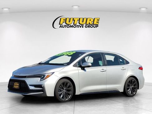 Used 2024 Toyota Corolla SE FWD image 5