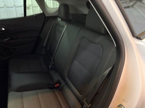 Used 2025 Chevrolet Trax LT w/ LT Convenience Package image 19