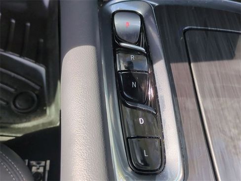 Used 2022 Buick Enclave Essence w/ Sport Touring Edition image 14