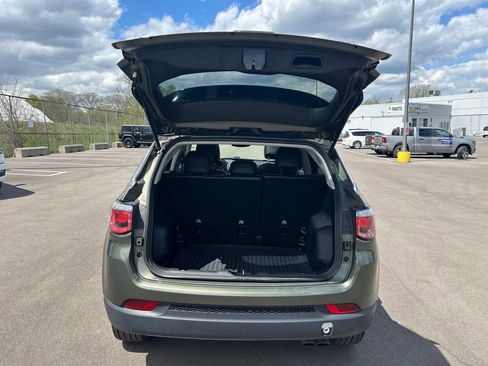 Used 2018 Jeep Compass Limited w/ Navigation Group AWD/4WD image 9