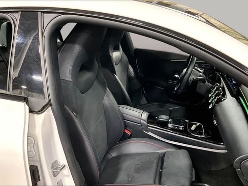 Used 2023 Mercedes-Benz CLA 250 4MATIC image 9