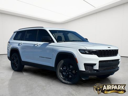 New 2025 Jeep Grand Cherokee L Altitude AWD/4WD image 2