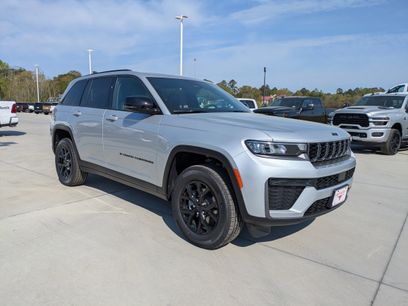 New 2026 Jeep Grand Cherokee Altitude