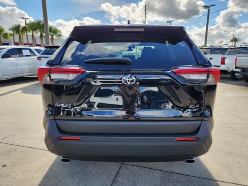 New 2025 Toyota RAV4 XLE image 8