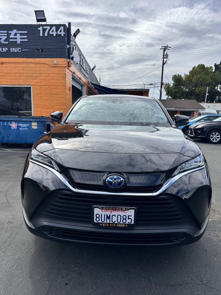 Used 2021 Toyota Venza LE AWD/4WD image 2