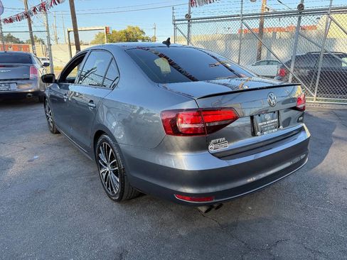 Used 2016 Volkswagen Jetta Sport w/ Lighting Package image 4