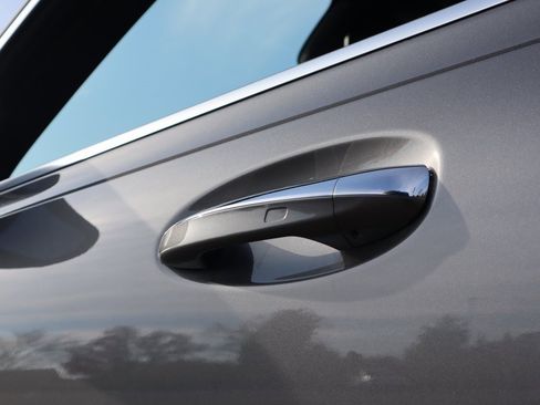 New 2026 Mercedes-Benz GLB 250 4MATIC image 12