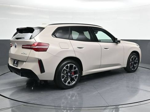 Used 2025 BMW X3 xDrive30i w/ Premium Package AWD/4WD image 4
