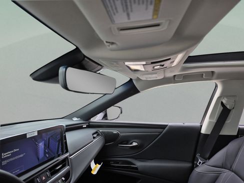 New 2025 Lexus ES 350 Ultra Luxury image 13