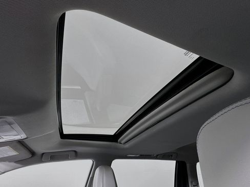 Used 2017 Toyota Highlander XLE image 22