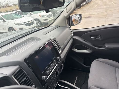 Used 2023 Nissan Frontier SV image 25