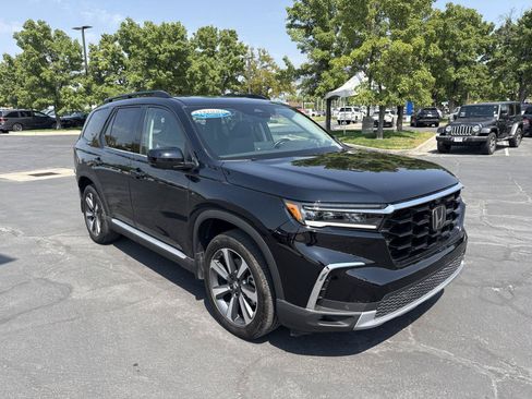 Certified 2024 Honda Pilot Elite image 3