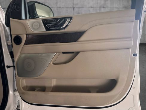 Used 2019 Lincoln Navigator L Reserve w/ Cargo Package AWD/4WD image 21
