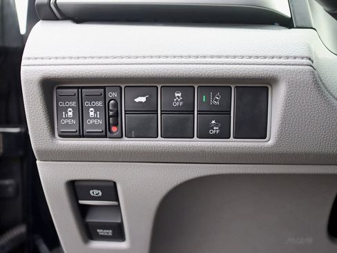 Used 2019 Honda Odyssey EX-L image 17