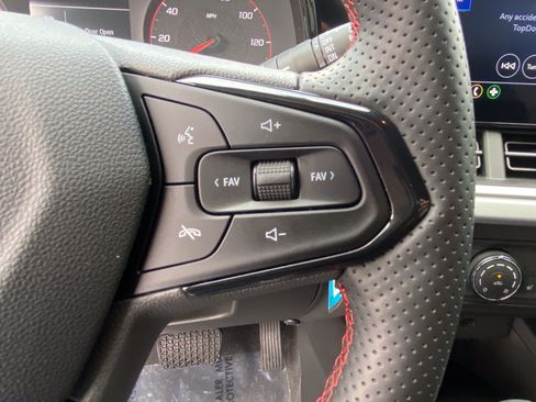 Used 2026 Chevrolet Trax RS w/ Driver Confidence Package FWD image 24