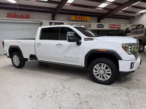 Used 2023 GMC Sierra 3500 Denali w/ Technology Package AWD/4WD image 10