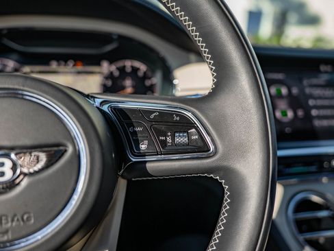 Used 2024 Bentley Continental GT image 21