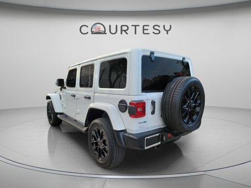 Used 2021 Jeep Wrangler Unlimited Sahara w/ Cold Weather Group AWD/4WD image 2