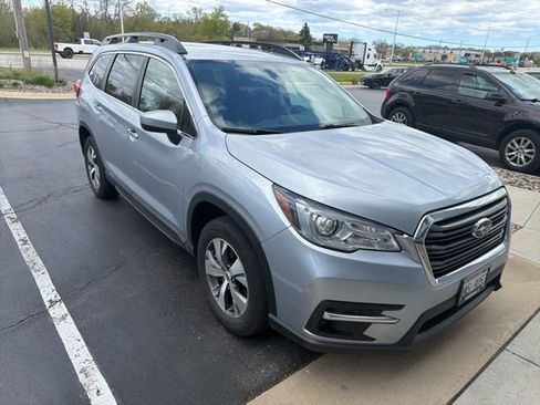 Used 2022 Subaru Ascent Premium w/ Convenience Package AWD/4WD image 2