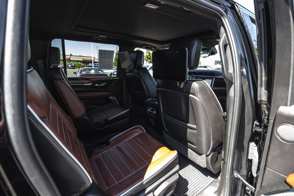 Used 2024 GMC Yukon XL Denali Ultimate AWD/4WD image 31