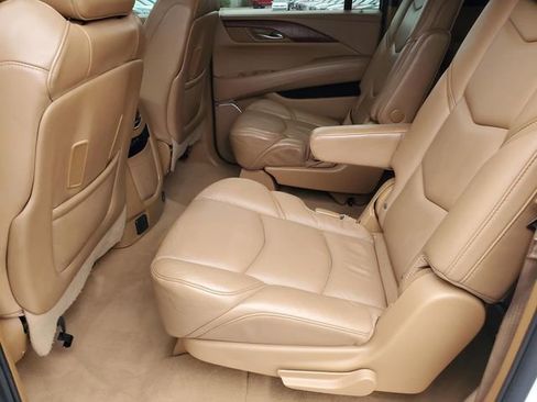 Used 2017 Cadillac Escalade ESV Platinum image 15