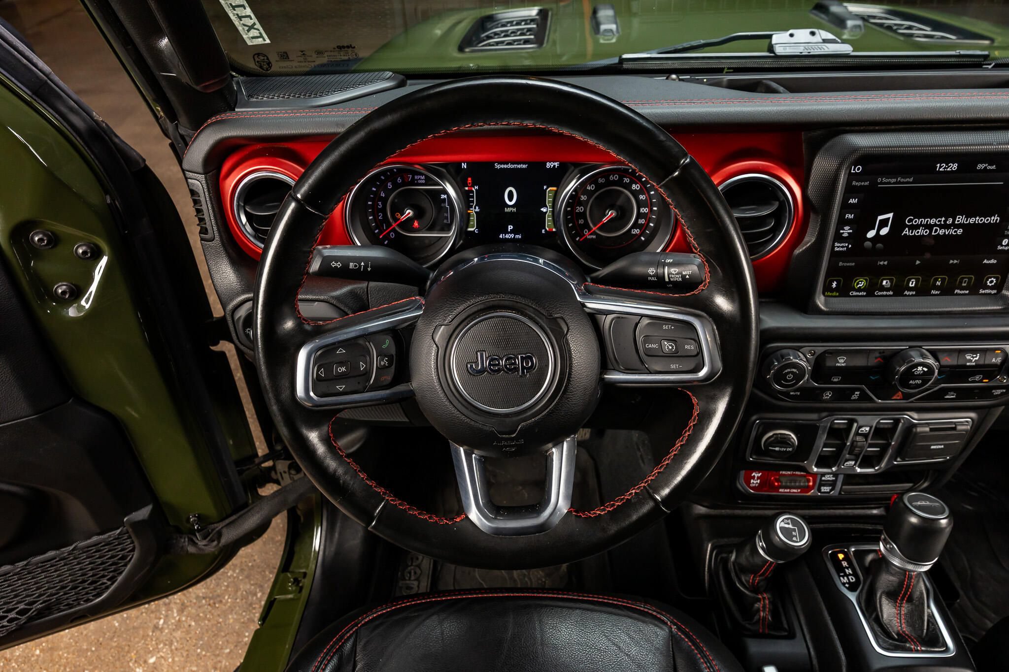 Used 2022 Jeep Gladiator Rubicon w/ LED Lighting Group AWD/4WD image 26
