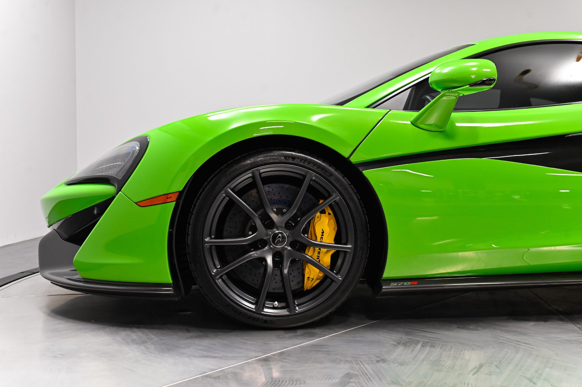 Used 2016 McLaren 570S Coupe RWD image 19