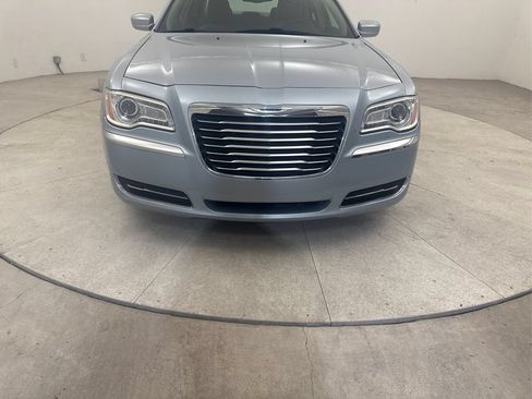 Used 2013 Chrysler 300 RWD image 10