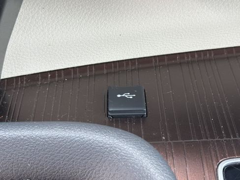 Certified 2024 Toyota Sienna XLE FWD image 17