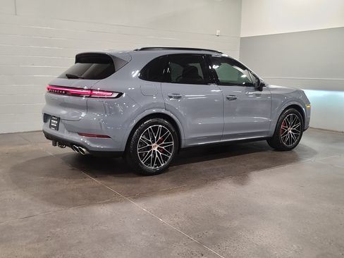 New 2026 Porsche Cayenne S image 7