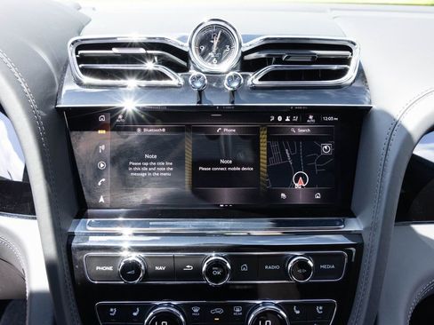 Certified 2024 Bentley Bentayga Extended Wheelbase image 29