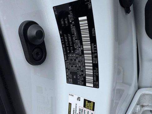 Used 2024 Toyota Corolla Cross L image 23