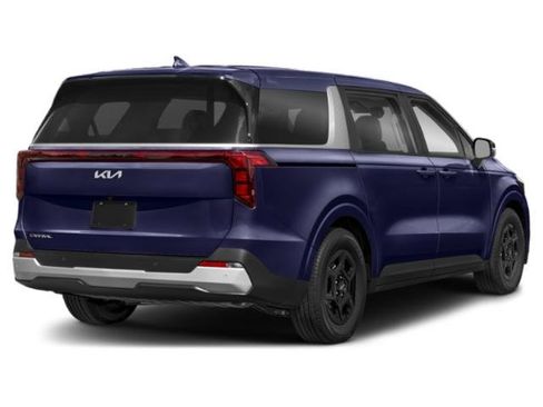 Used 2025 Kia Carnival FWD image 5