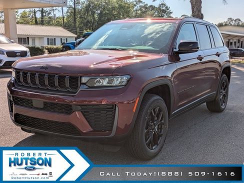 New 2026 Jeep Grand Cherokee Altitude RWD image 2