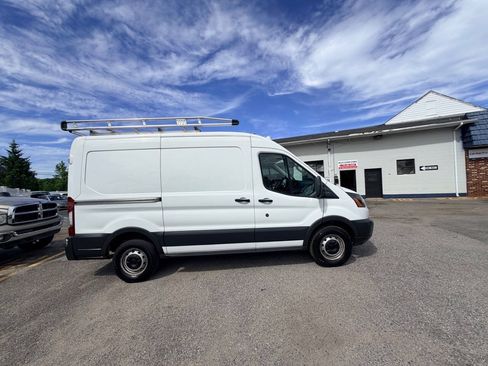 Used 2017 Ford Transit 250 130 Medium Roof RWD image 19