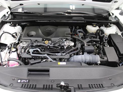 Used 2025 Toyota Camry LE FWD image 10
