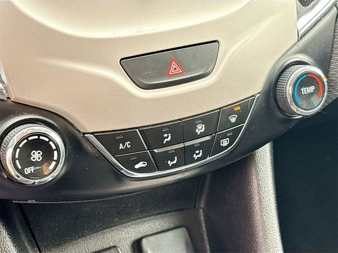 Used 2018 Chevrolet Cruze LS image 15