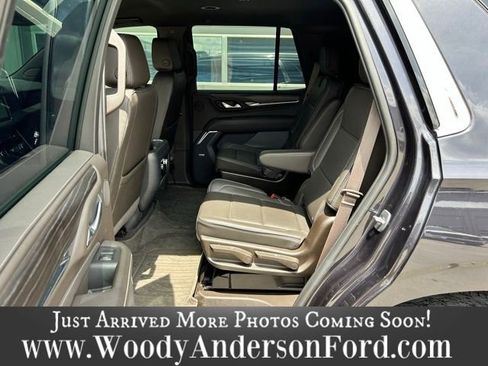 Used 2023 GMC Yukon Denali RWD image 16